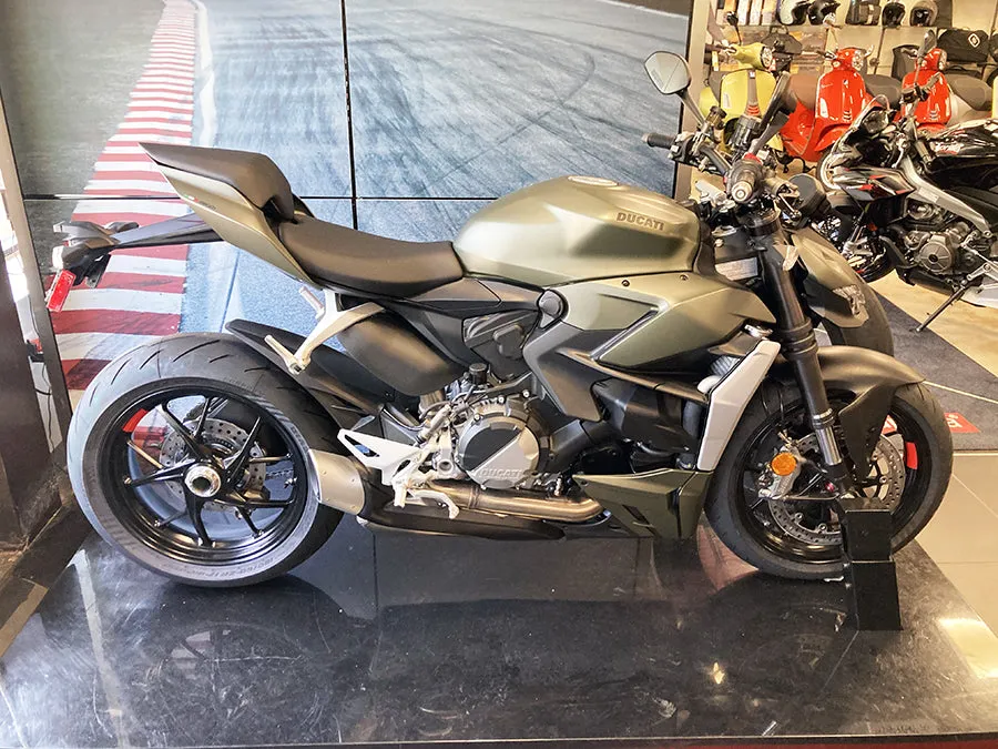 2024 Ducati Streetfighter V2 Storm Green