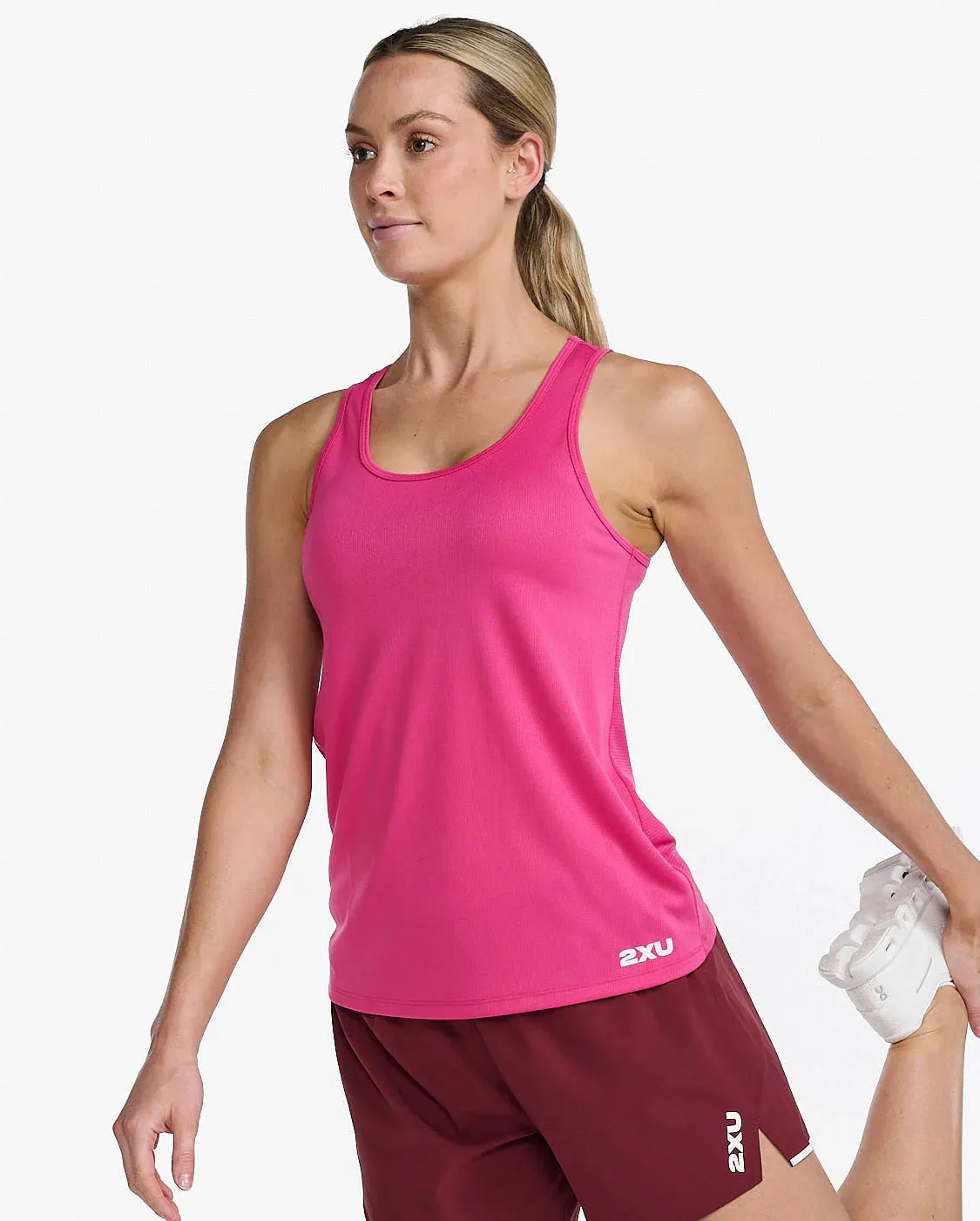 2XU Aero Singlet-Fuchsia/White Reflective