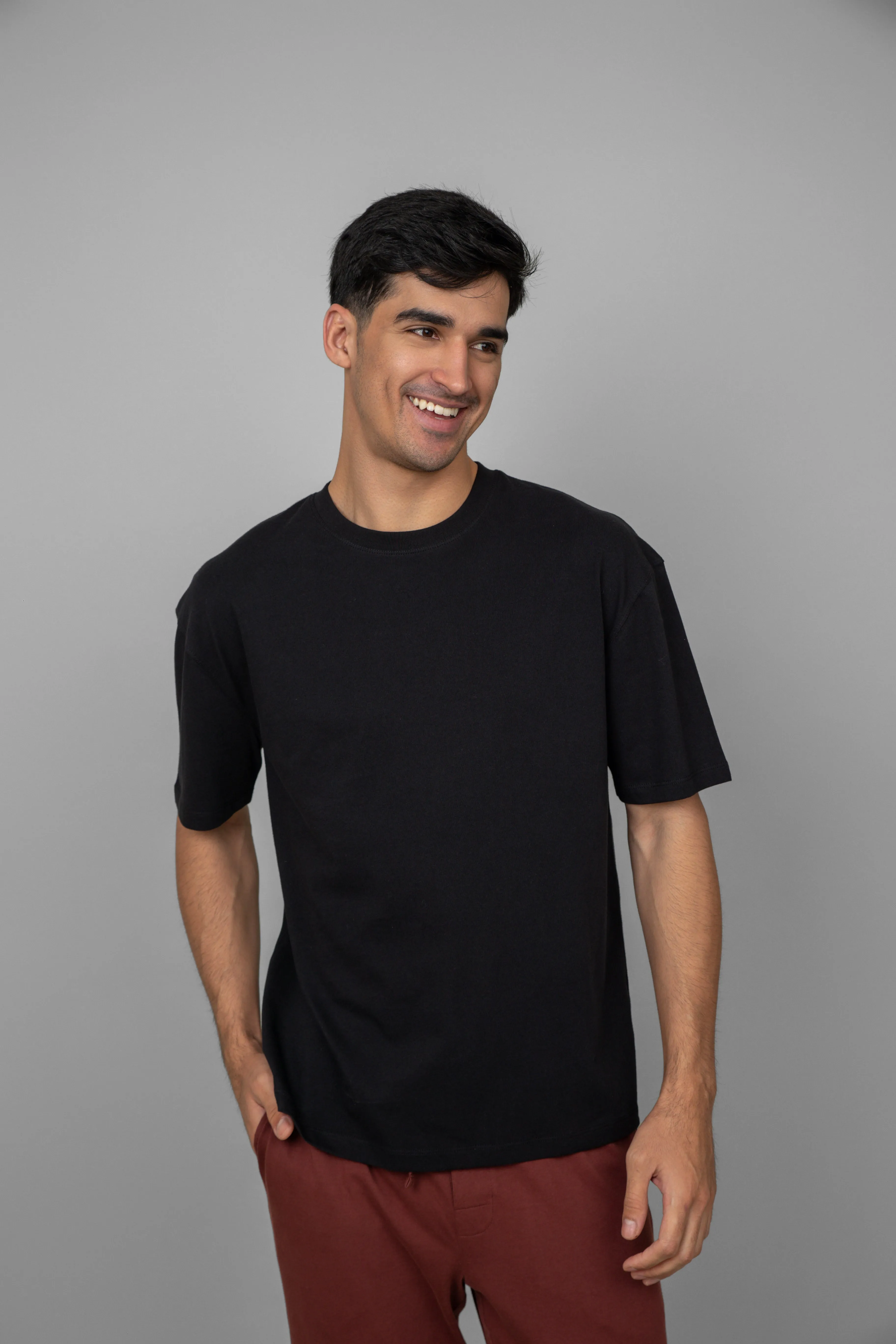 Black Men's Essential T-shirt